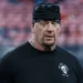 The Undertaker ve la reducción de los Live Shows de WWE como un "problema" The Undertaker dio una charla al roster de WWE antes del debut de RAW en Netflix