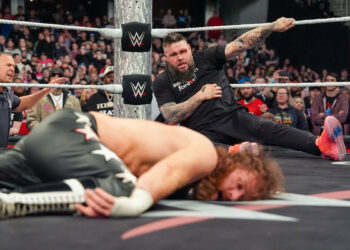 Sami Zayn da una actualización sobre su estado tras una nueva traición de Kevin Owens