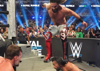 Roman Reigns vs. CM Punk vs. Seth Rollins sería el plan para WrestleMania 41