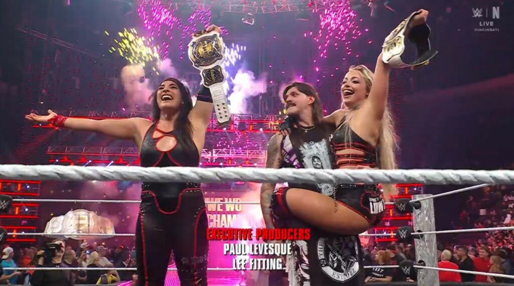 Liv Morgan y Raquel Rodriguez ganan los Campeonatos Femeninos por Parejas de WWE en RAW