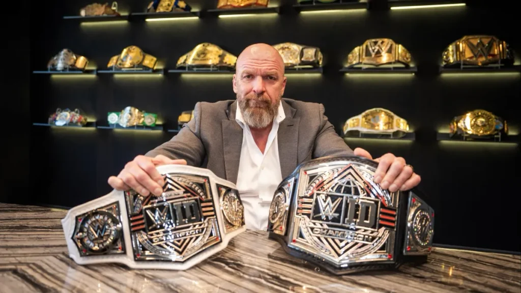 Triple H presenta los Campeonatos WWE ID