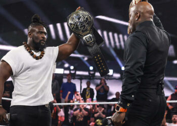 Oba Femi insinúa una aparición en TNA Wrestling