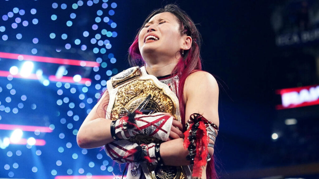 IYO SKY hace historia tras ganar el Campeonato Mundial Femenino en WWE RAW