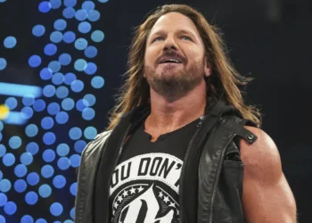 AJ Styles admite que ha estado cerca de desmayarse durante su entrada en varias ocasiones