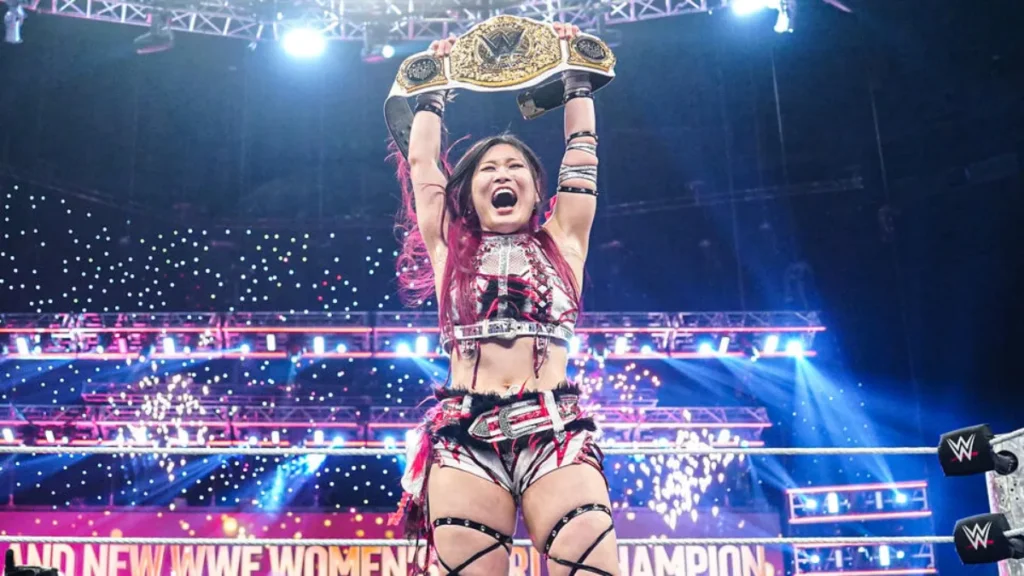 IYO SKY gana el Campeonato Mundial Femenino en WWE RAW