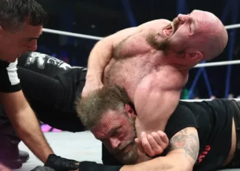 Jon Moxley retiene el Campeonato Mundial de AEW y enfrentará a Swerve Strickland en Dynasty 2025