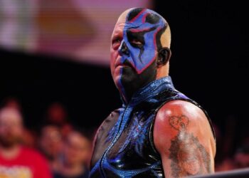 Dustin Rhodes da una actualización sobre su recuperación tras la operación de ambas rodillas