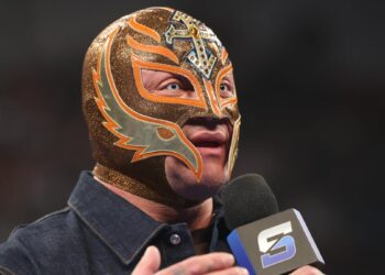 Rey Mysterio elige “a ciegas” sus cinco remates favoritos de la historia de WWE