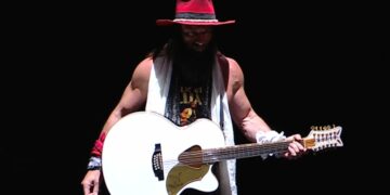 Elijah (Elias en WWE) regresa en NXT representando a TNA