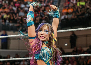 Kairi Sane recibe elogios en backstage en WWE por su trabajo reciente