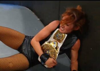 Becky Lynch retiene el Campeonato Femenino Intercontinental en WWE Evolution 2025