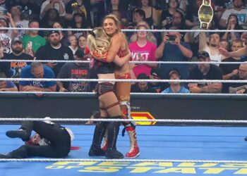 Alexa Bliss y Charlotte Flair se clasifican a la lucha por el Campeonato Femenino por Parejas de Evolution 2025