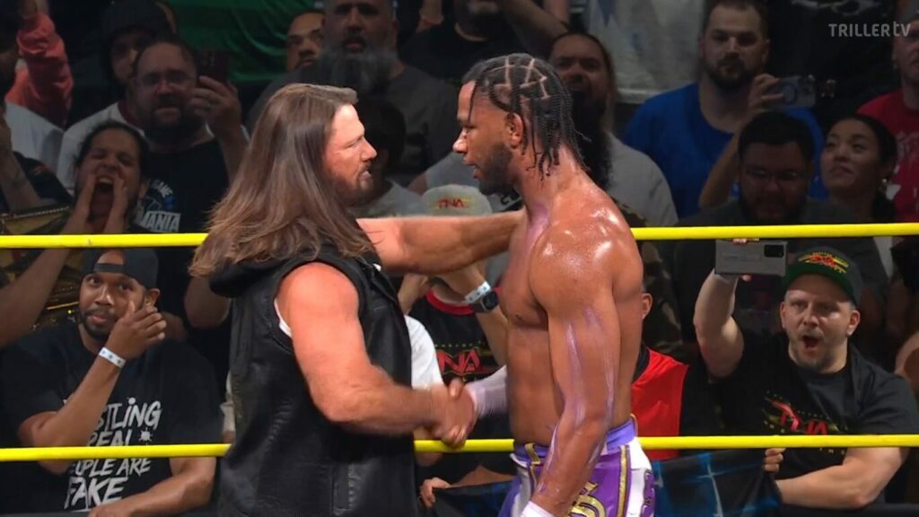 Leon Slater gana el Campeonato de la X-Division en Slammiversary 2025 y es felicitado por AJ Styles