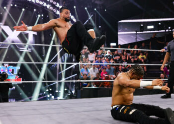 ¿Por qué Mike Santana abandonó AEW?