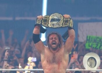 ‘Hangman‘ Adam Page gana el Campeonato Mundial de AEW en All In: Texas venciendo a Jon Moxley