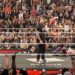 Roman Reigns regresa en WWE RAW Roman Reigns regresa en WWE RAW