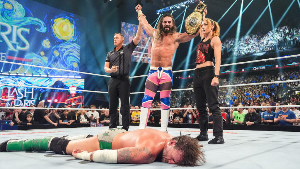 Becky Lynch ayuda a Seth Rollins a retener el Campeonato Mundial Peso Pesado de WWE en Clash in Paris