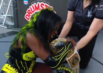 Naomi retiene el Campeonato Mundial Femenino de WWE en SummerSlam 2025