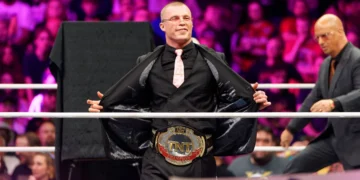 Kyle Fletcher firmó una renovación de contrato importante con AEW hace unos meses