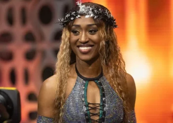 Queen Aminata obtiene un pasaporte de emergencia y regresará a Estados Unidos este jueves