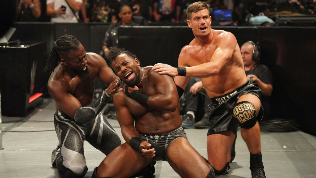 Xavier Woods acusa a WWE de ignorar su lesión en el cuello