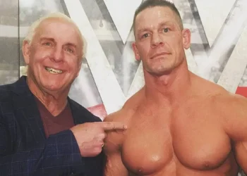 Ric Flair aconseja a John Cena retirarse para siempre tras su último combate