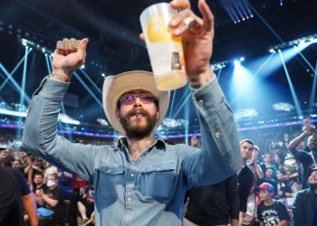 Jelly Roll revela que Post Malone quiere enfrentarse a Seth Rollins en WrestleMania