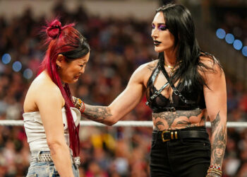 CM Punk tiene claro que IYO SKY y Rhea Ripley son el futuro de WWE