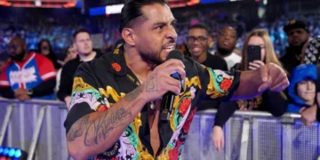 Motivo de la ausencia de Santos Escobar incluso tras haber renovado con WWE