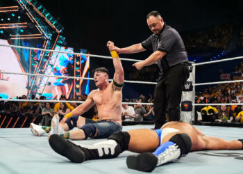 John Cena derrota a AJ Styles en el último combate entre ambos en WWE Crown Jewel 2025