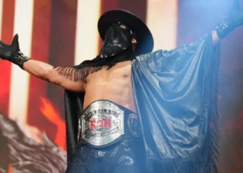 Tony Khan afirma que Bandido quiere luchar en AEW Dynamite Title Tuesday a pesar de su lesión