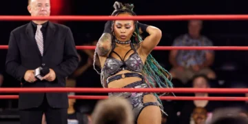 Lacey Lane (anteriormente Kayden Carter) firma con AEW Lacey Lane (anteriormente Kayden Carter) firma con AEW