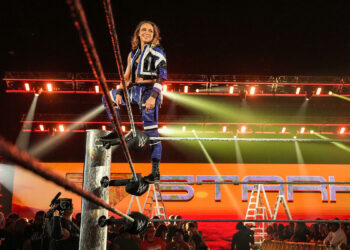 Zoey Stark comparte actualización sobre su lesión de rodilla y revela que ya tiene movilidad completa