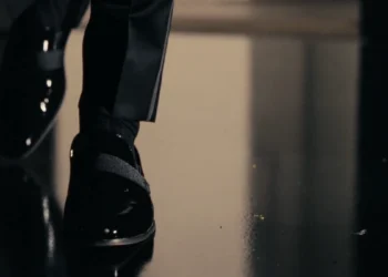 WWE publica un vídeo críptico insinuando el regreso o el debut de un luchador