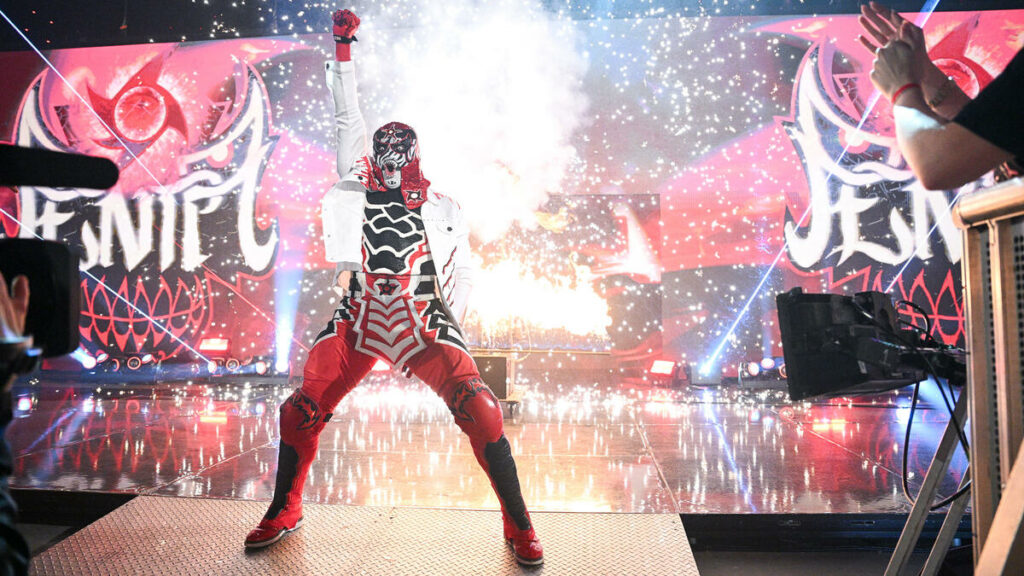 Penta manda un mensaje tras su lesión en WWE RAW