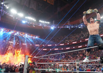 La carrera de John Cena llegará a su fin el próximo 13 de diciembre en Saturday Night’s Main Event. Será el cierre definitivo de una era en la compañía, ya que Cena no volverá a luchar y ha asegurado que jamás saldrá del retiro porque quiere cumplir su palabra. En numerosas ocasiones ha elogiado a las superestrellas actuales del roster, afirmando que quiere dejarles paso para que brillen y ocupen su lugar en lo más alto.