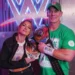 Becky Lynch publica una imagen con John Cena en backstage: “Campeonatos Intercontinentales. Es cosa de los GOATS”