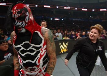 Penta sufre una lesión de hombro en WWE RAW