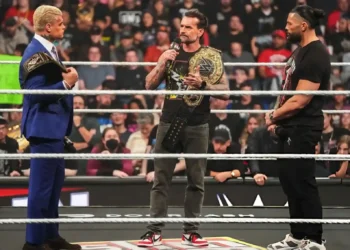 WWE fija rumbo a WrestleMania 42 con dos combates mundiales: Cody vs. Roman y CM Punk vs. Bron Breakker