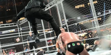 SPOILER: identidad de la persona misteriosa que atacó a CM Punk en Survivor Series WarGames 2025