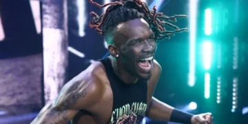 Je’Von Evans, sobre la posibilidad de luchar ante John Cena en su combate de retiro: “Si eso pasara, me retiraría con él” Je’Von Evans, sobre la posibilidad de luchar ante John Cena en su combate de retiro: “Si eso pasara, me retiraría con él”